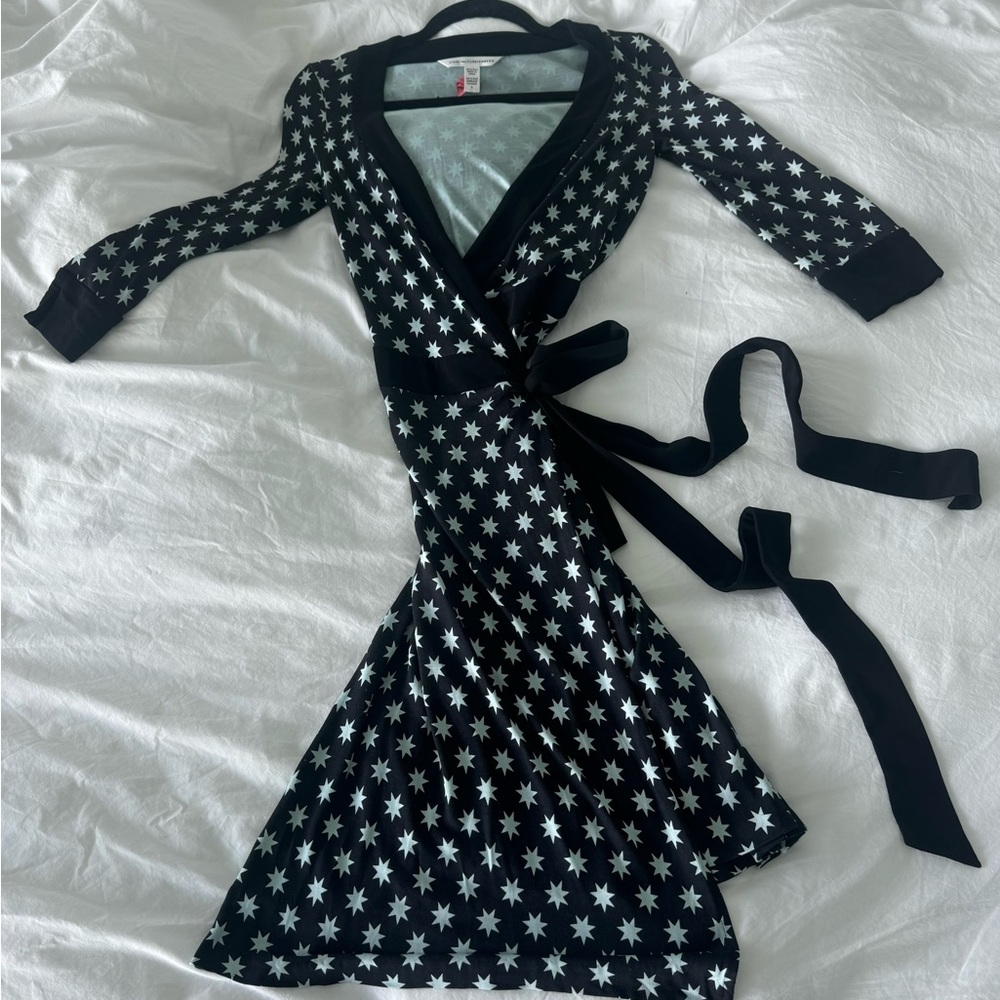 Famous Diane Von Furstenburg ‘Wrap’ 👗